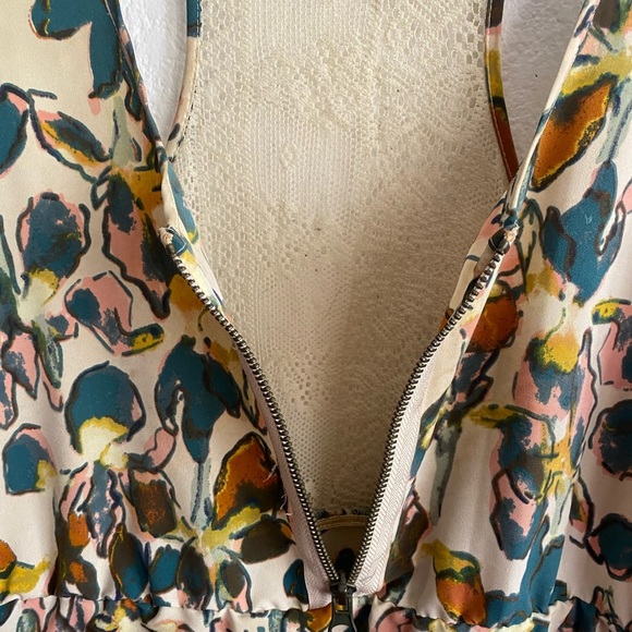 💥Kimchi Blue Floral Watercolor Print Back Lace Detail Women Dress M - Picture 6 of 10